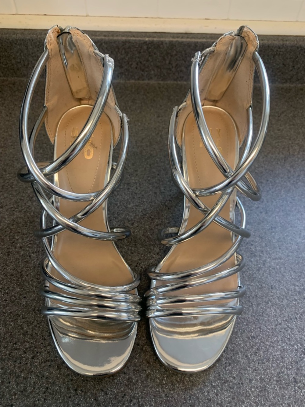 Mix No. 6 Ria silver strappy stiletto heels Size 8.5 Party Formal Dressy Fun EUC - Picture 3 of 8